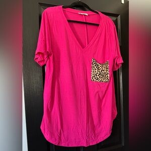 Zenana Outfitters Hot Pink V-Neck Tee with Leopard Accent